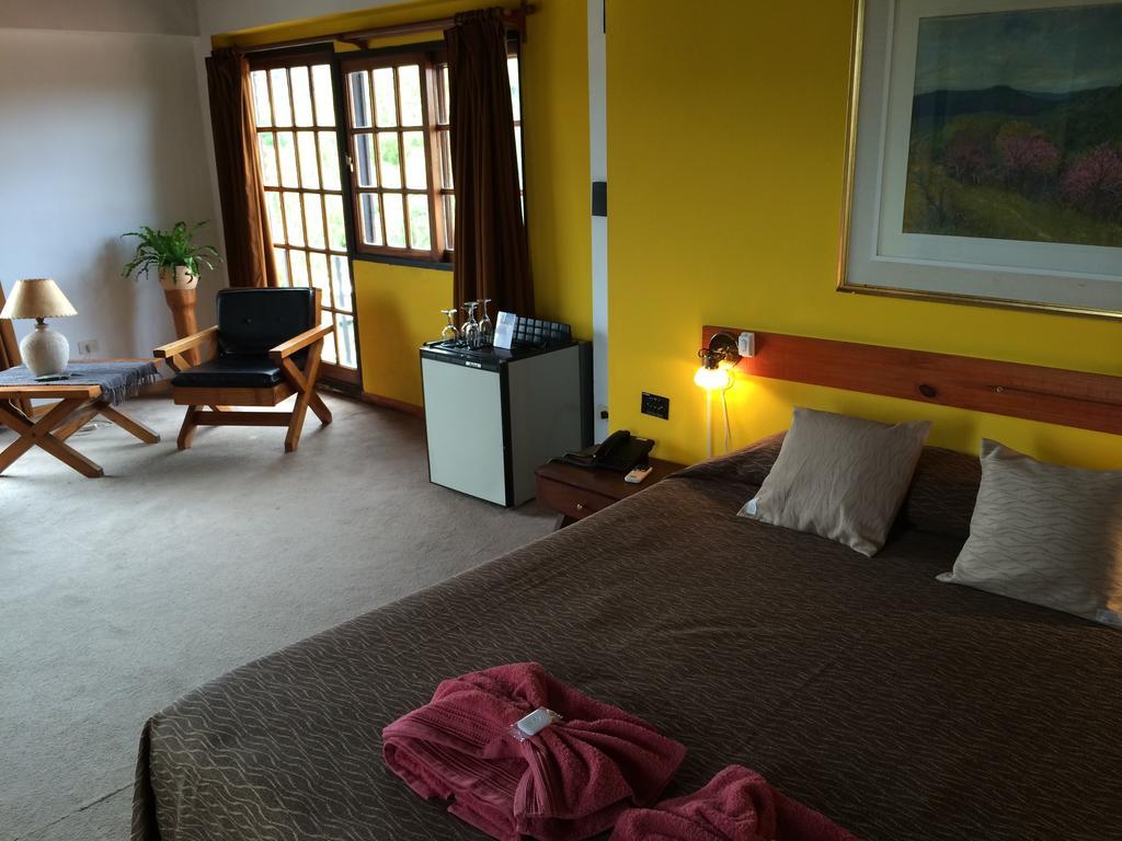 Kuntur Hotel Capilla del Monte Szoba fotó